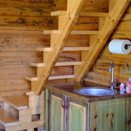 Saunahouse Rae Vallas Seli